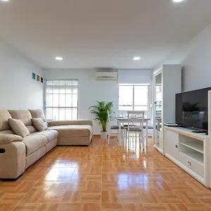 Appartement Charming 2 Bedroom At Triana Center By Oui, Séville