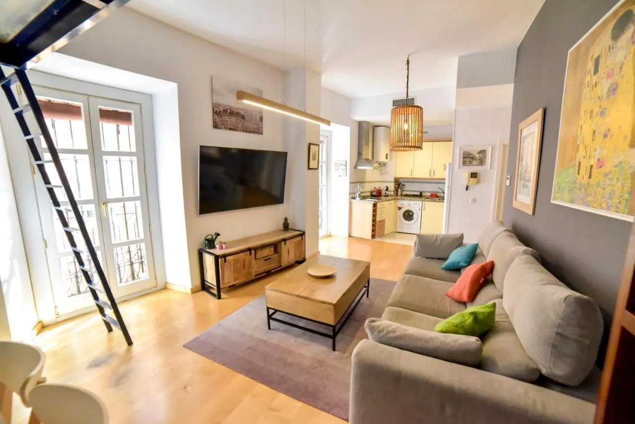 Peace, Pool & Parking At Centre Apartment Seville