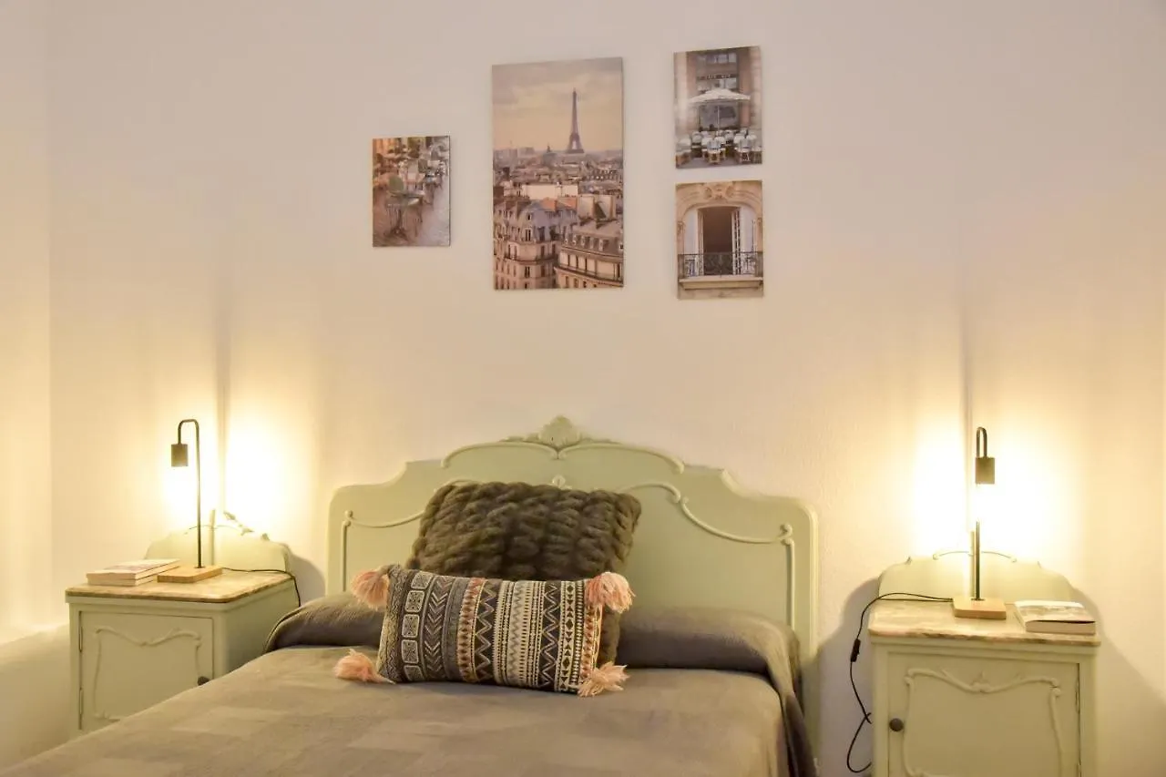 Peace, Pool & Parking At Centre Apartment Seville